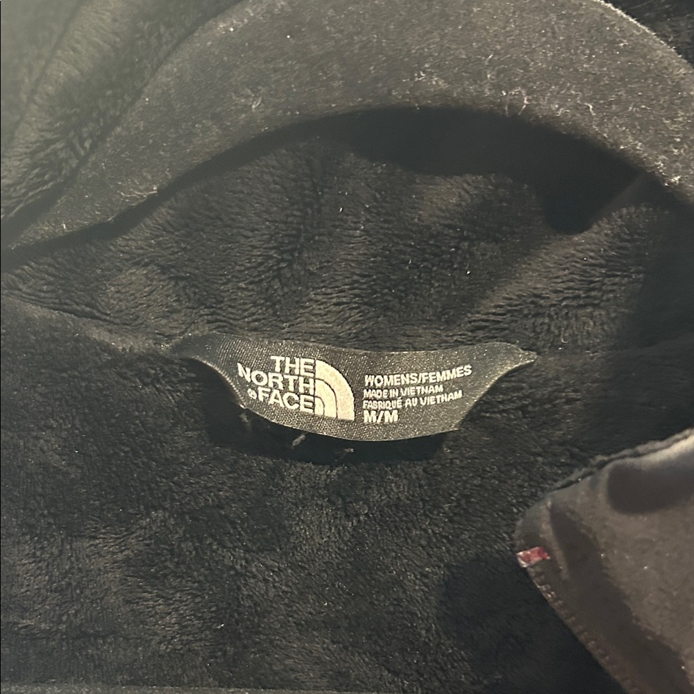 The North Face Women’s Windwall Black Hooded Softshell Jacket Gold logo - Picture 7 of 13